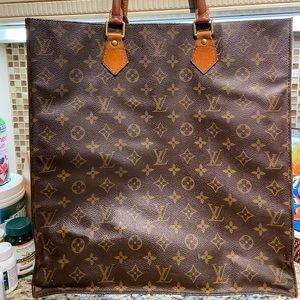 AUTHENTIC vintage Louis Vuitton Sac Plat, Monogram Canvas